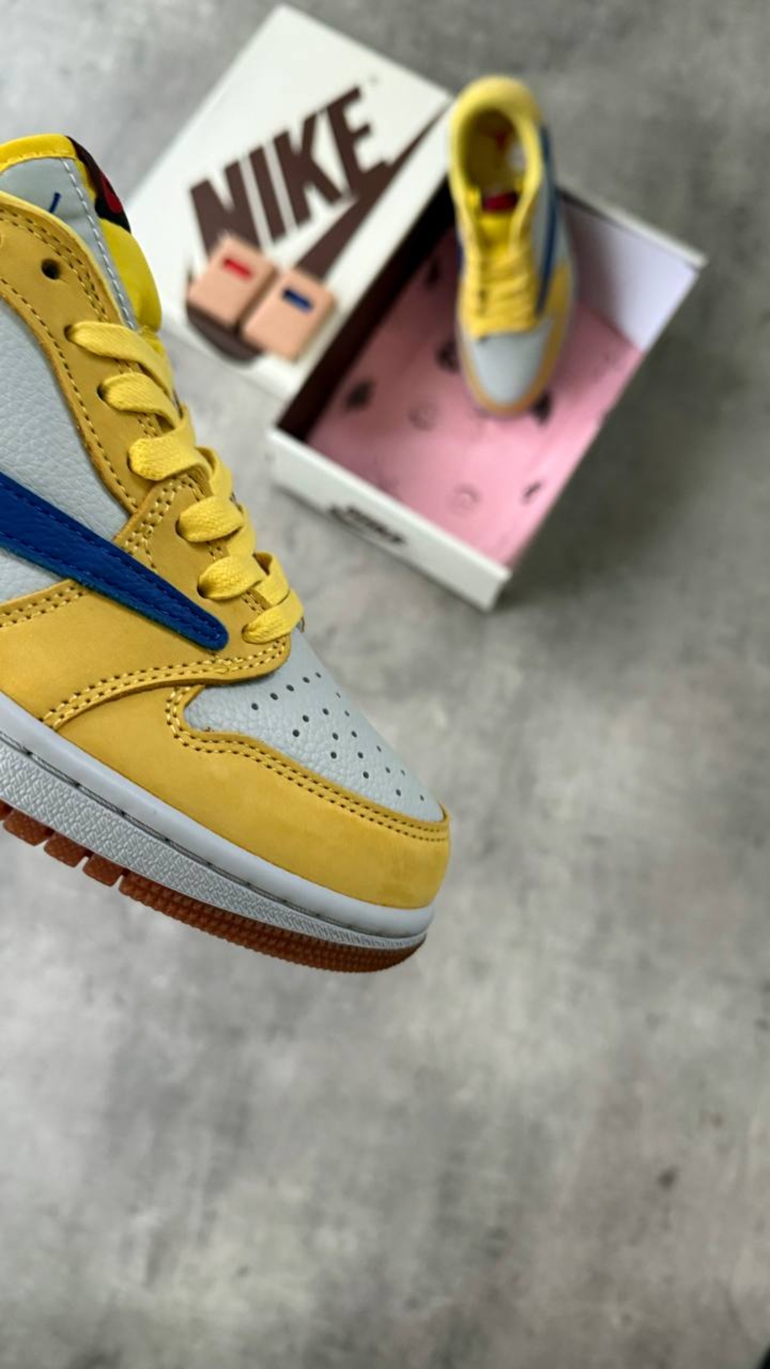 Air Jordan 1 Low Travis Scott “Canary”