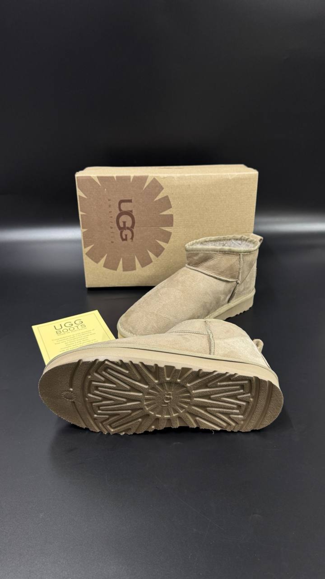 UGG