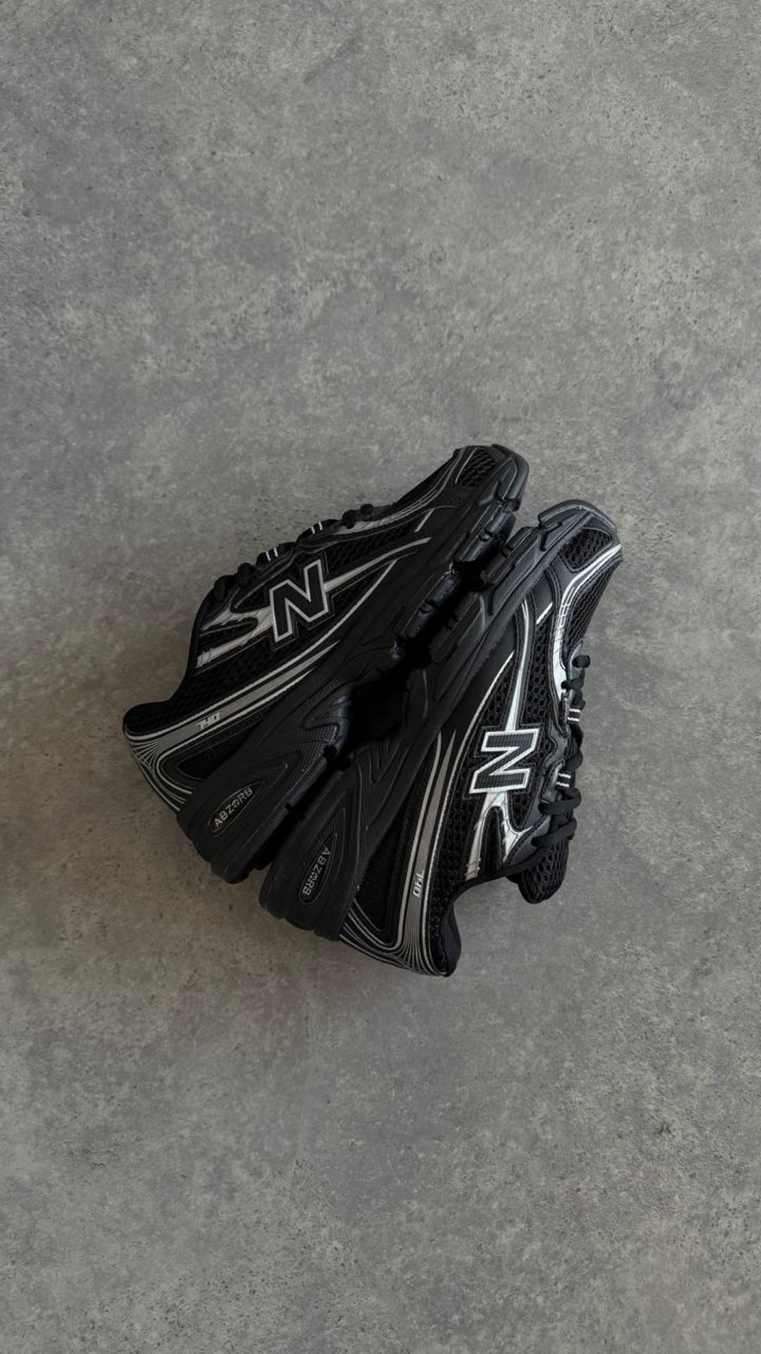 New Balance 740 “Black Silver”