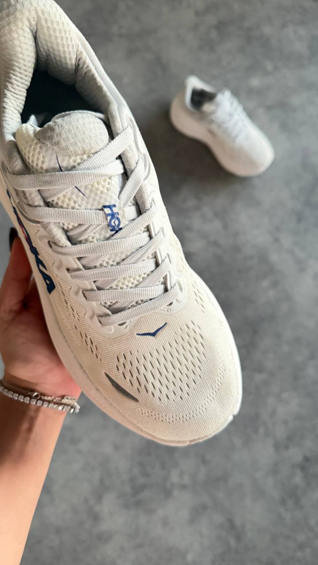 HOKA Bondi “Grey White”