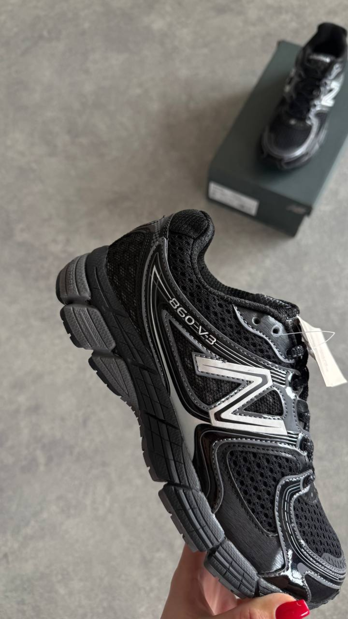 New Balance 860 V3 “Black Silver”