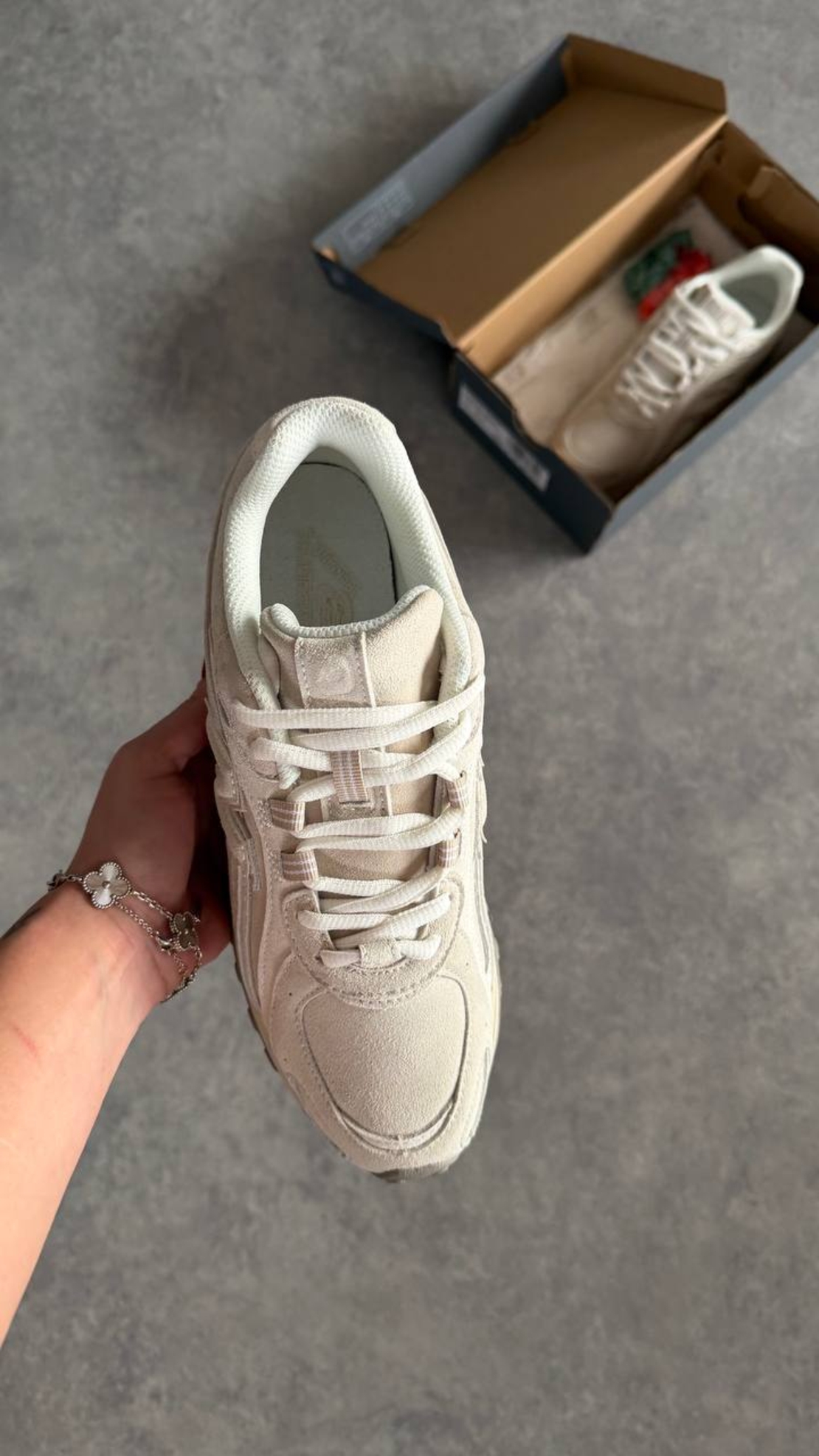 New Balance 204L “Timberwolf”