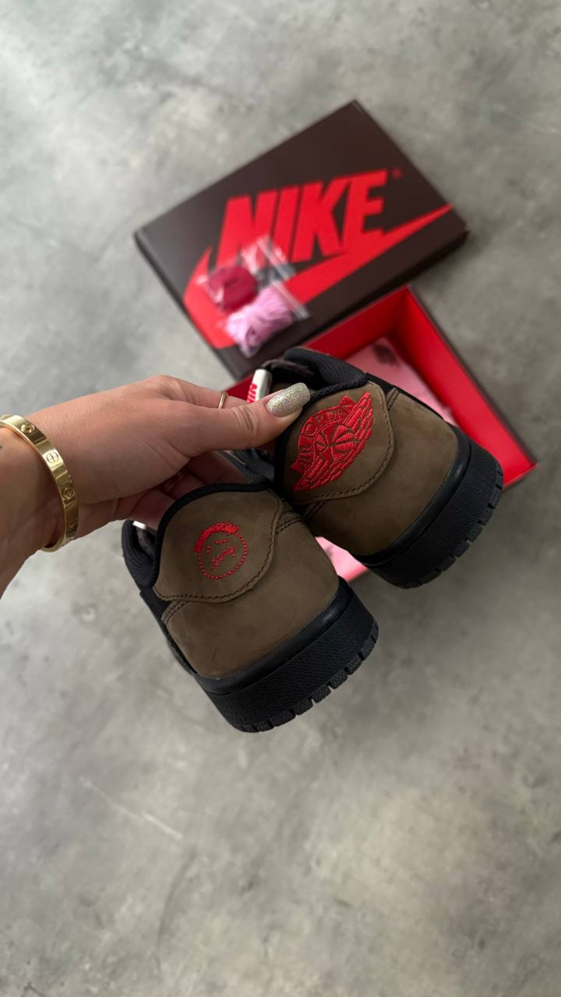 Air Jordan 1 Low Travis Scott “Velvet Brown”