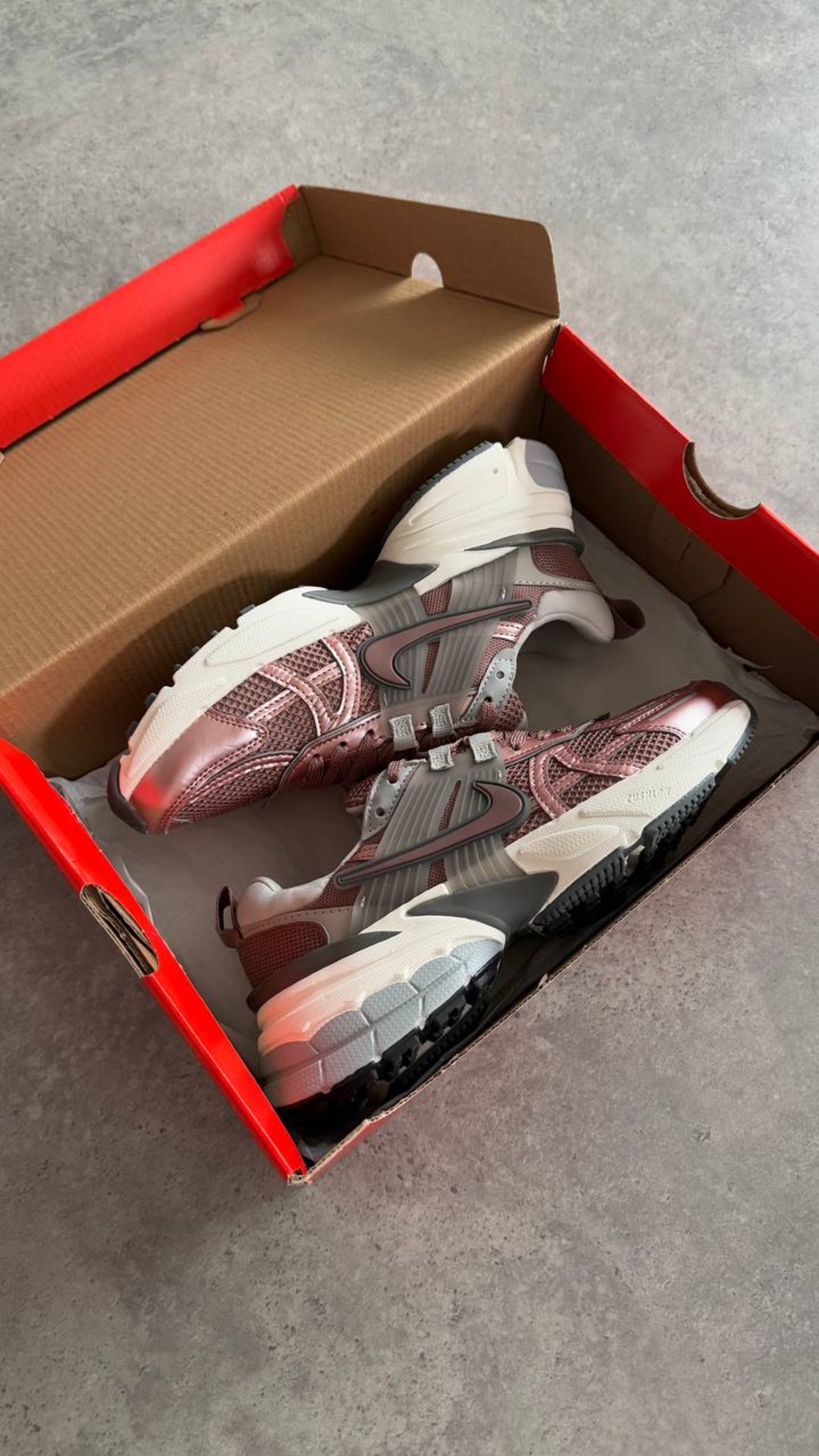 Nike V2K RUN 