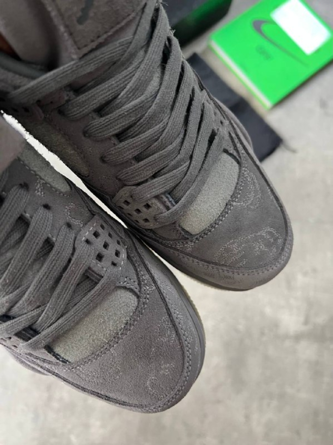 Air Jordan 4 Retro KAWS Cool Grey