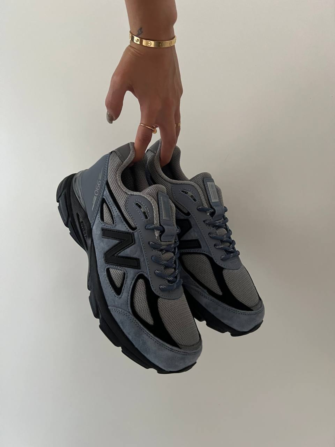 New Balance 990v4  Artic Grey