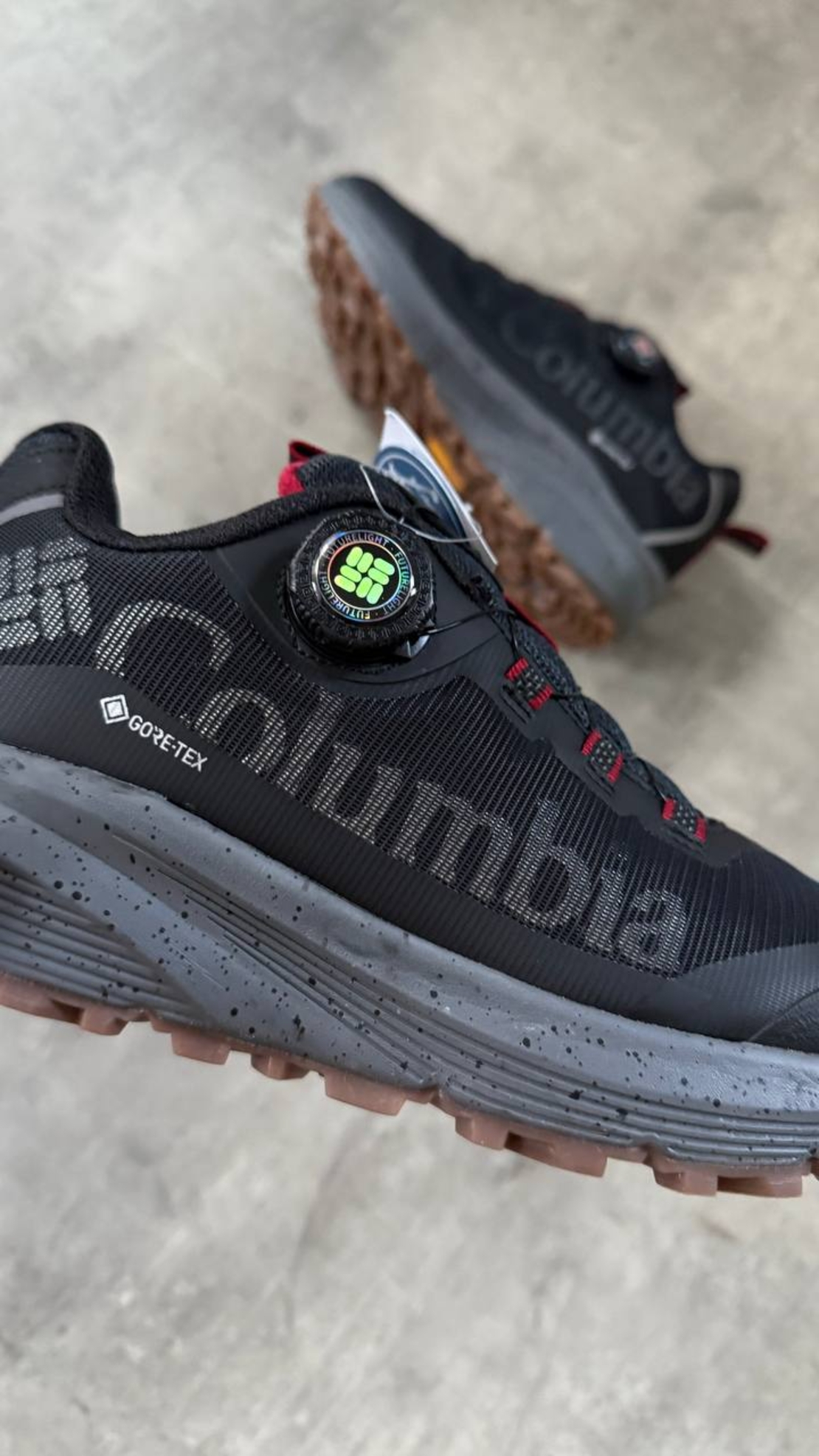 Columbia “BLACK GREY” GORETEX WATERPROOF