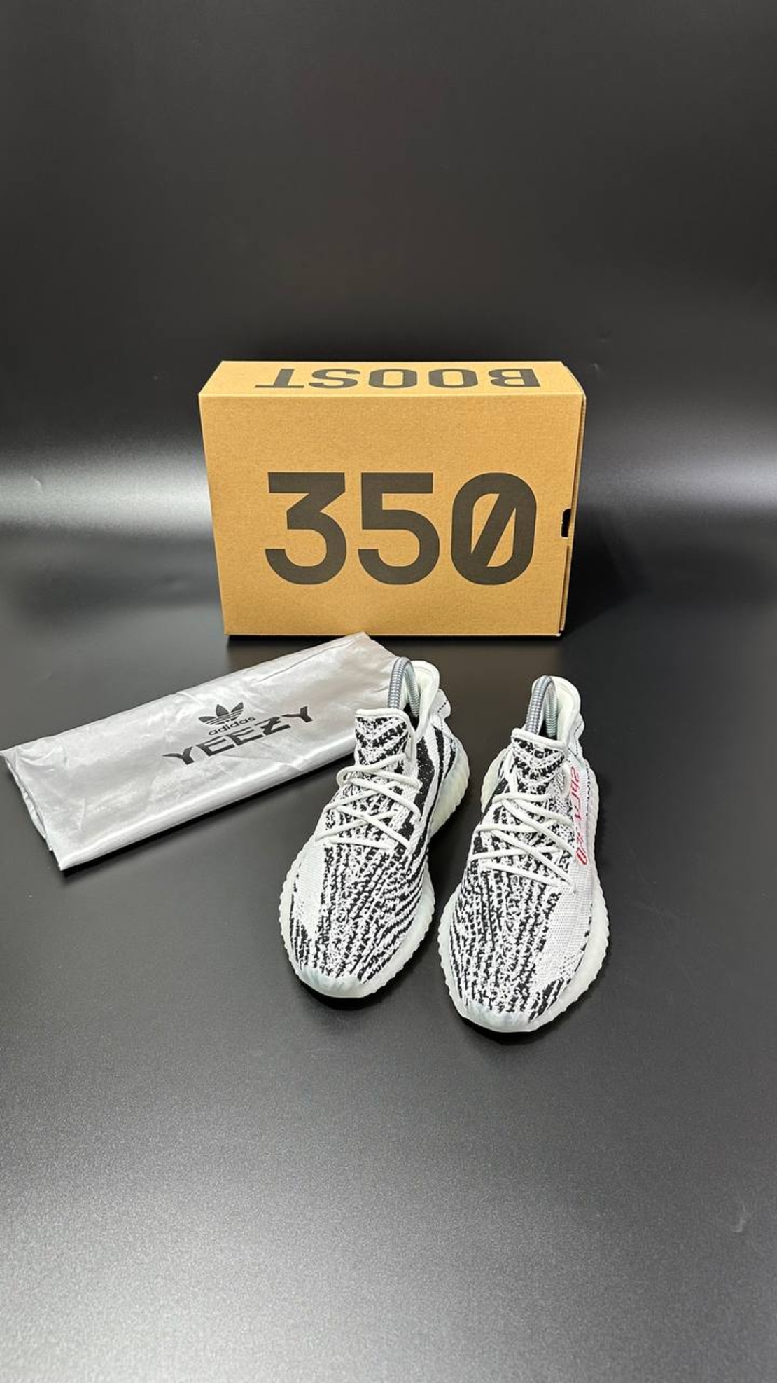 Adidas Yeezy Boost 350 V2 