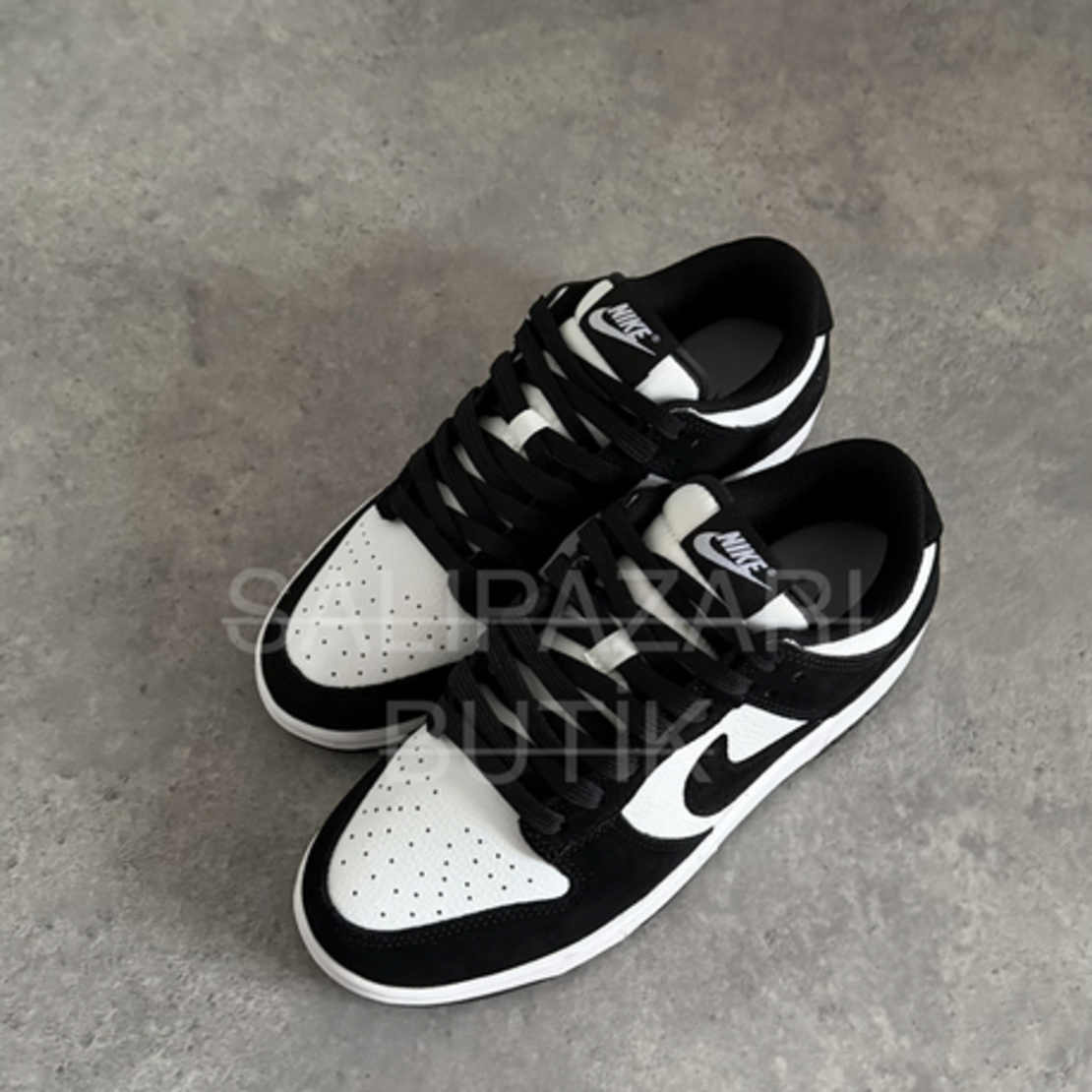 Dunk Low Panda “Suede”