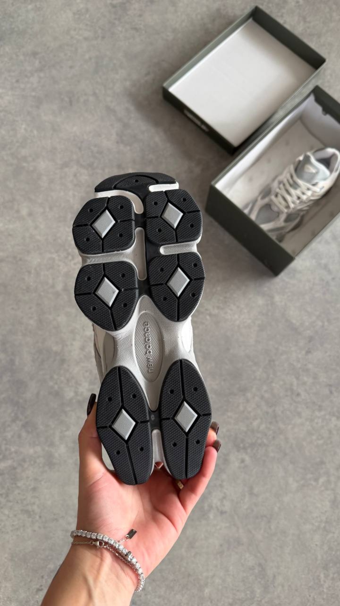 New Balance 9060 “Concrete Grey”