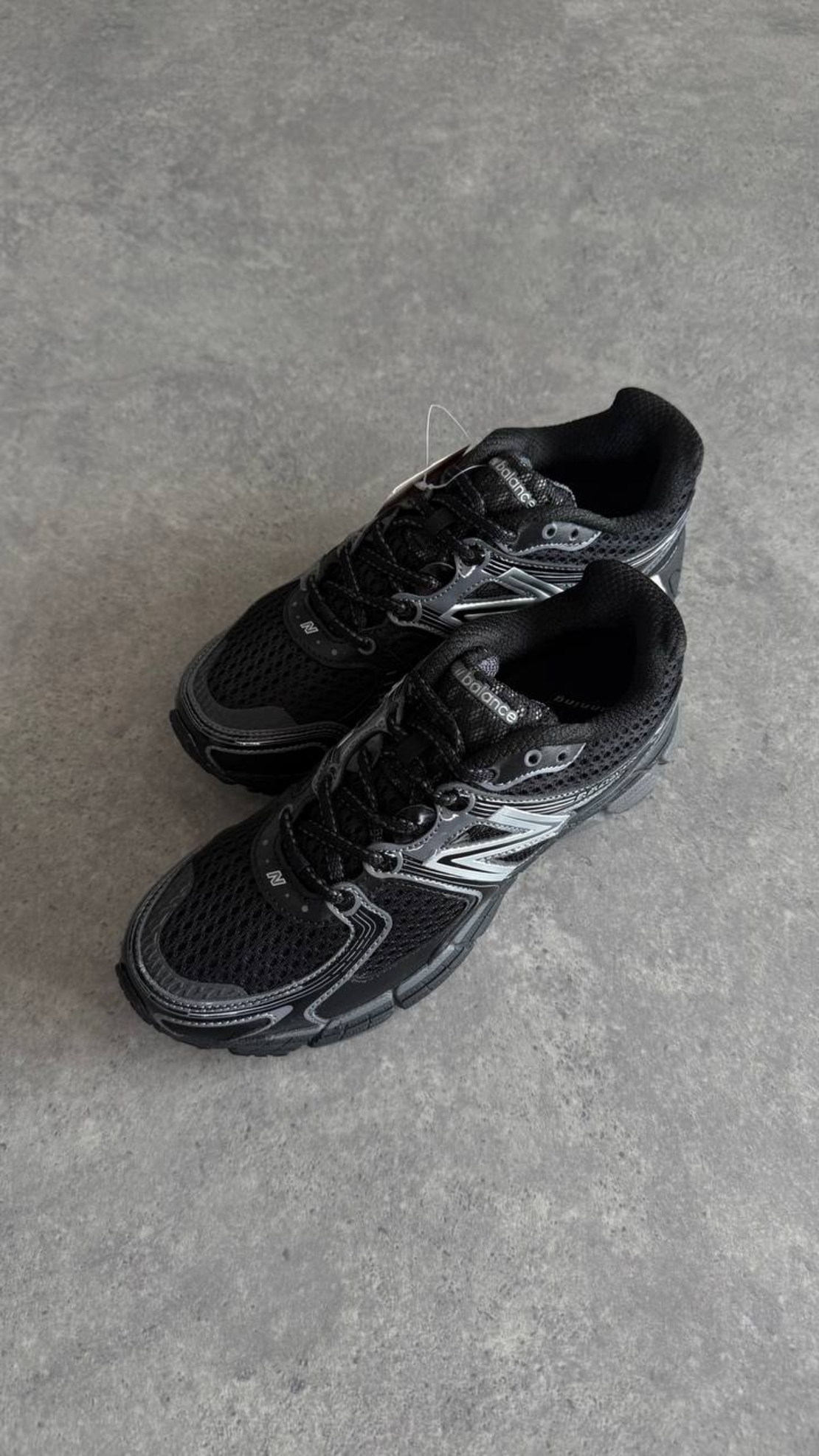 New Balance 860 V3 “Black Silver”
