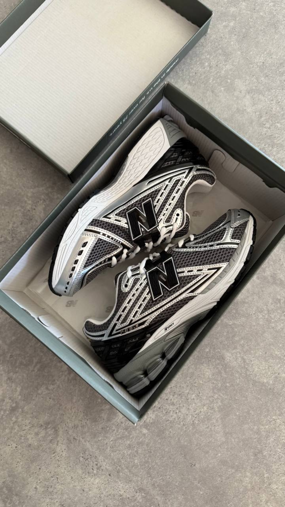 New Balance 1906 Silver Metallic U1906RCG
