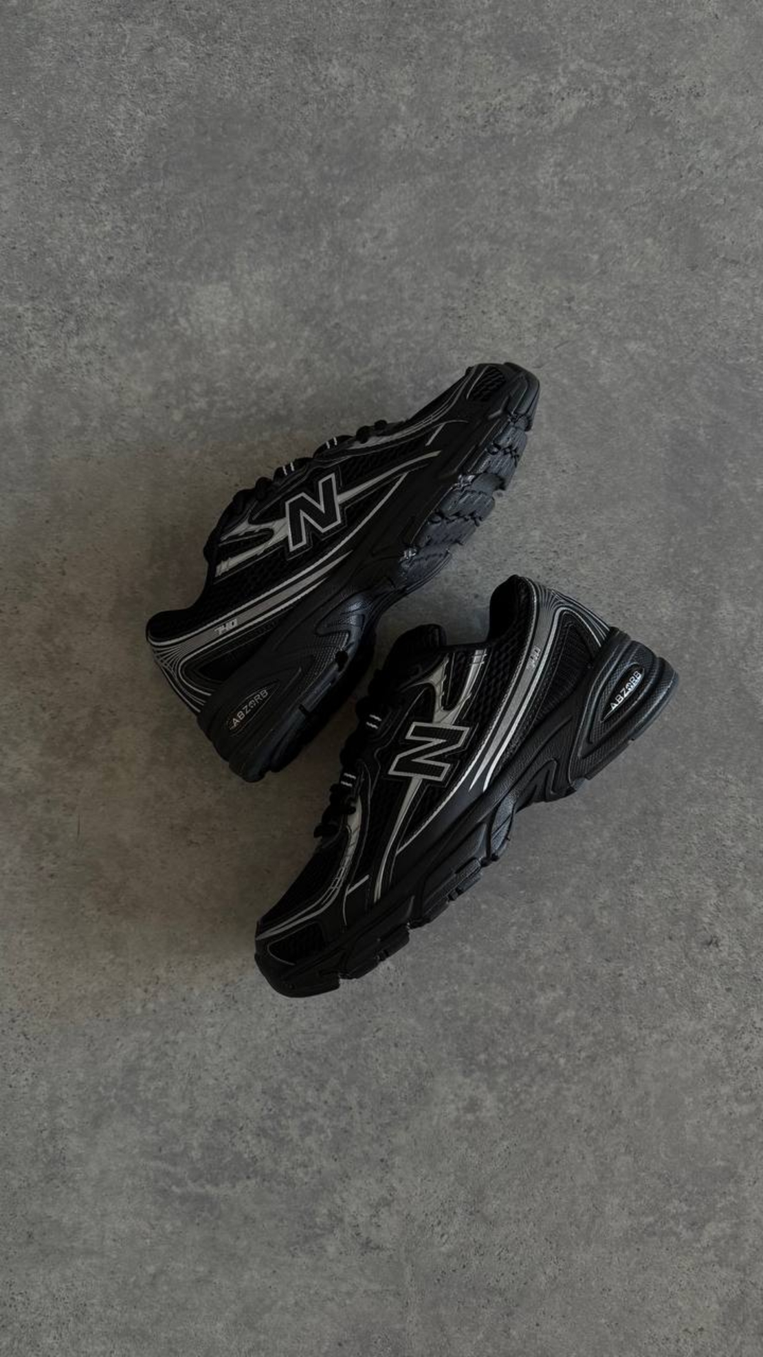 New Balance 740 “Black Silver”