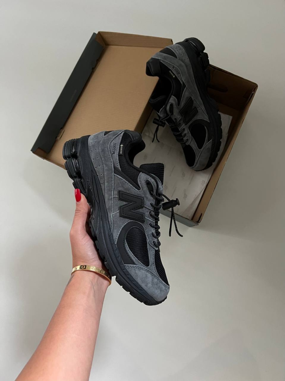 New Balance 2002R Gore-Tex  Charcoa