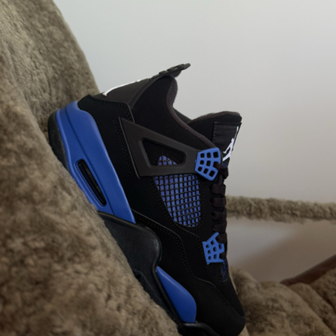 Air Jordan 4 Retro “Blue Thunder”