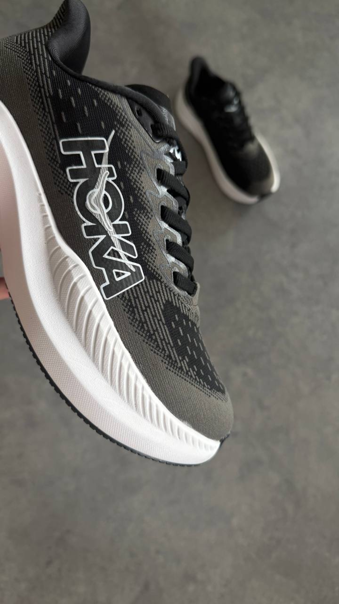 HOKA Mach 6 MEN – Black/White