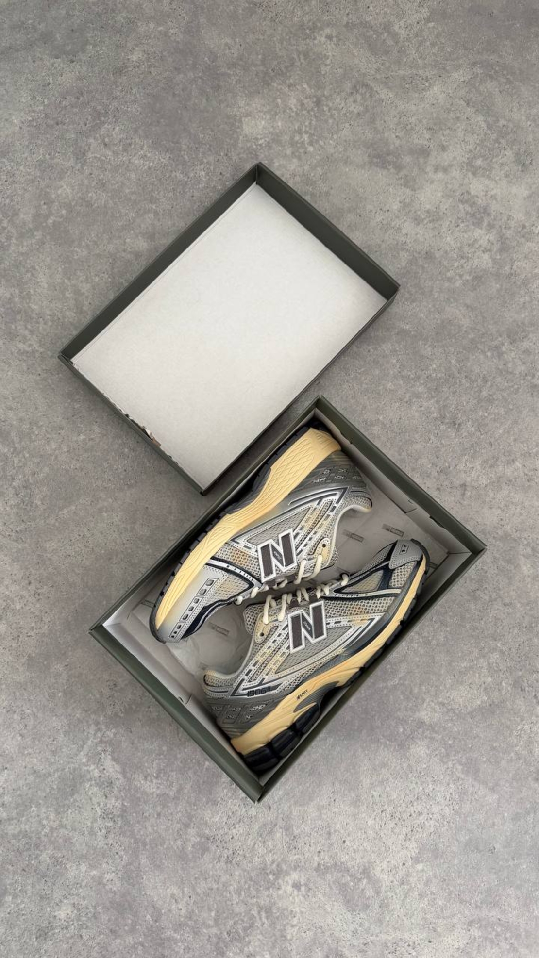 New Balance x thisisneverthat 1906R