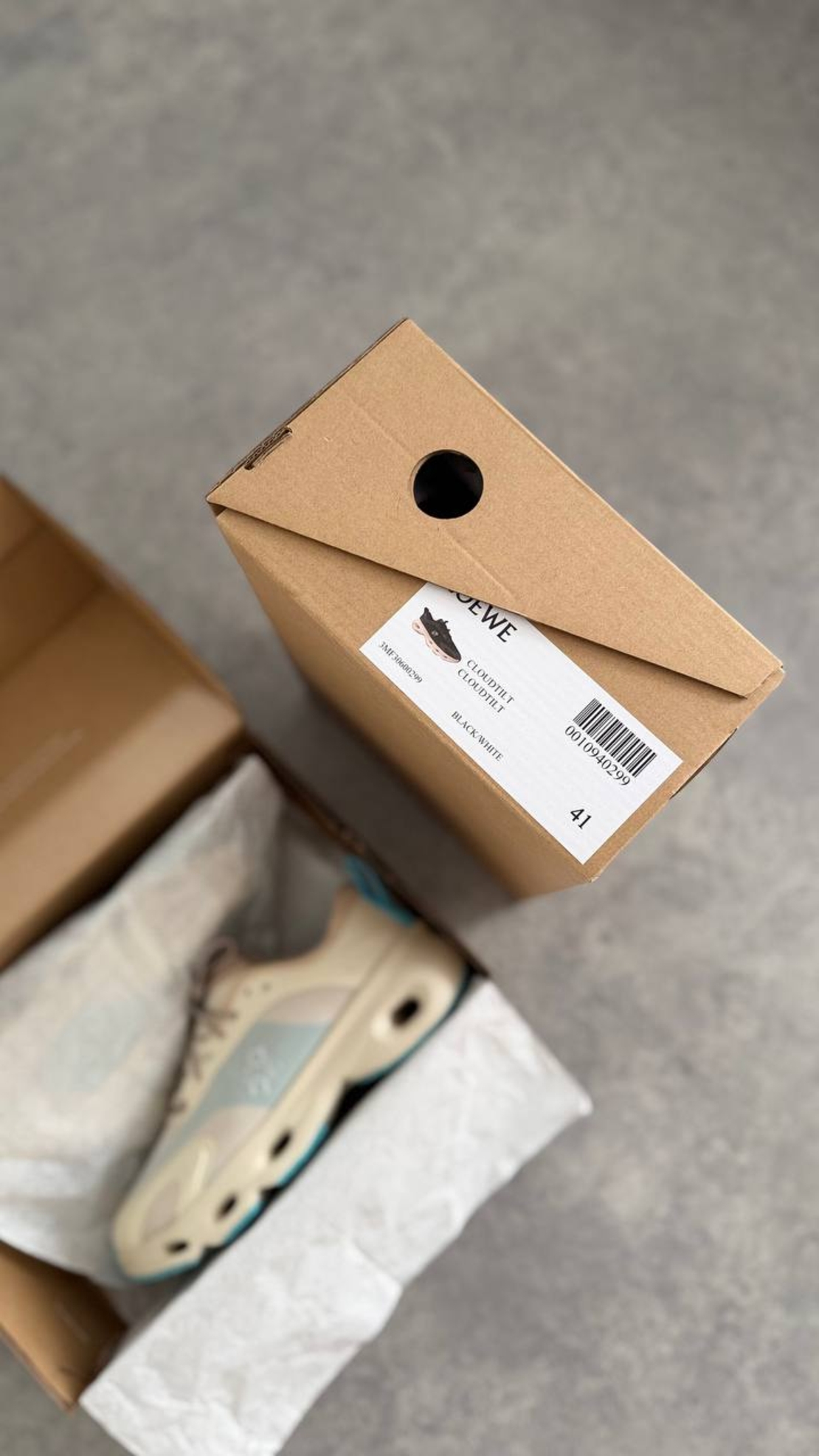 On Running Cloudsolo LOEWE “Sand Turquoise”