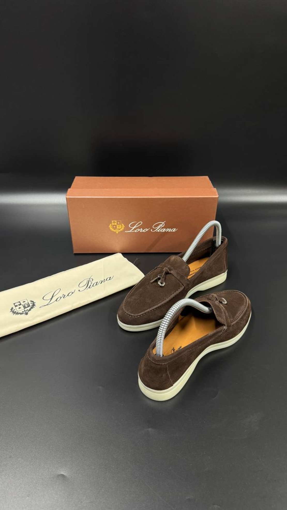 Loro Piana 6