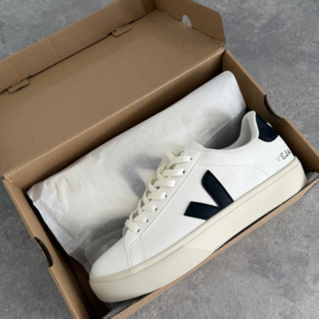 VEJA CAMPO WHİTE   “White & Black”