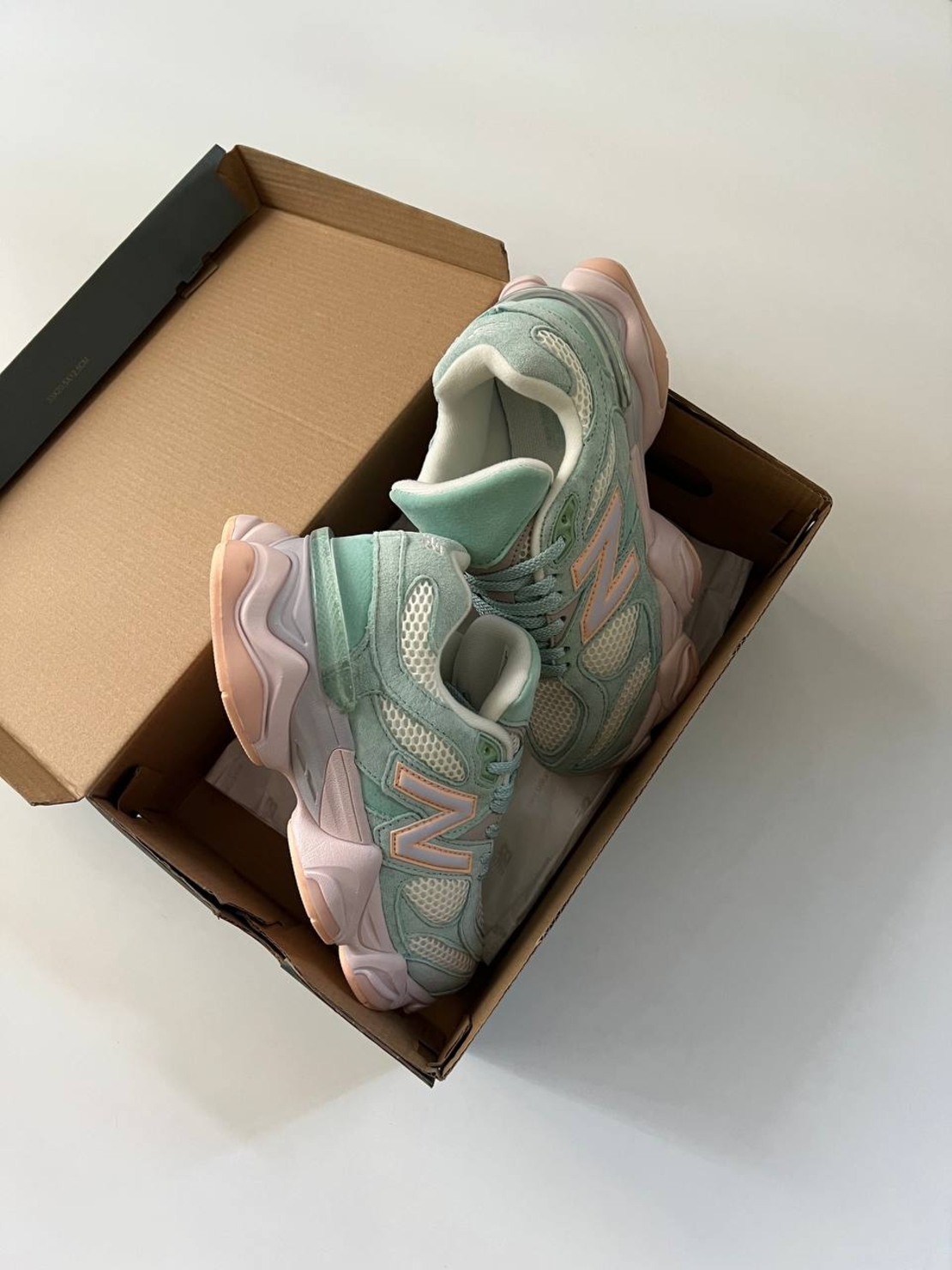 New Balance 9060 “Tropical Green”