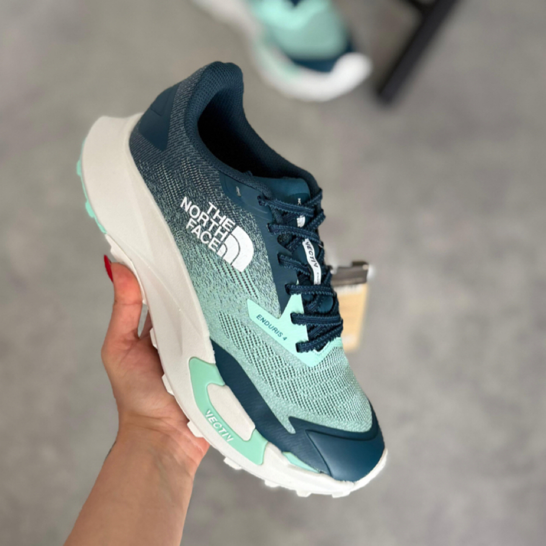The North Face Vectiv Enduris 4 "BRIGHT FOAM/MIDNIGHT"
