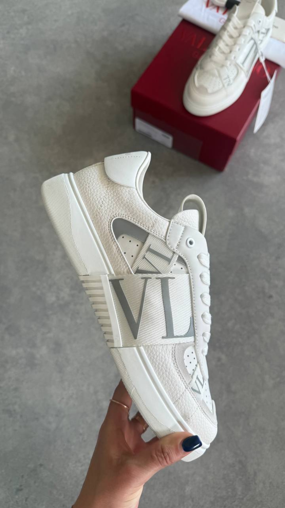 Valentino Garavani VL7N Signature Sneaker 2