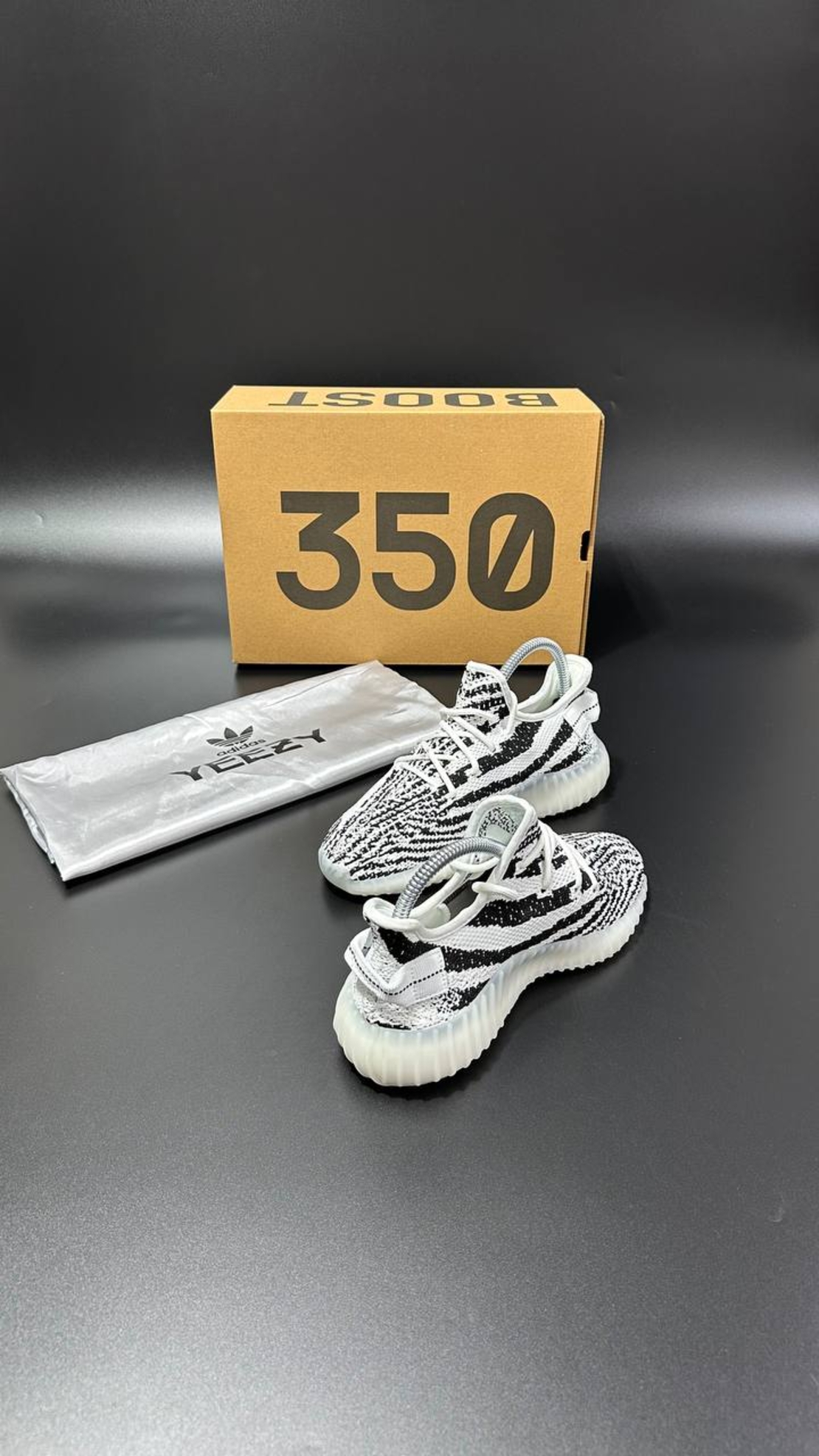 Adidas Yeezy Boost 350 V2 