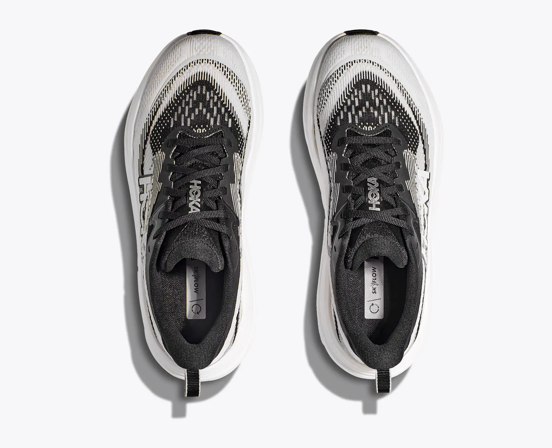 Hoka Skyflow in Black-White