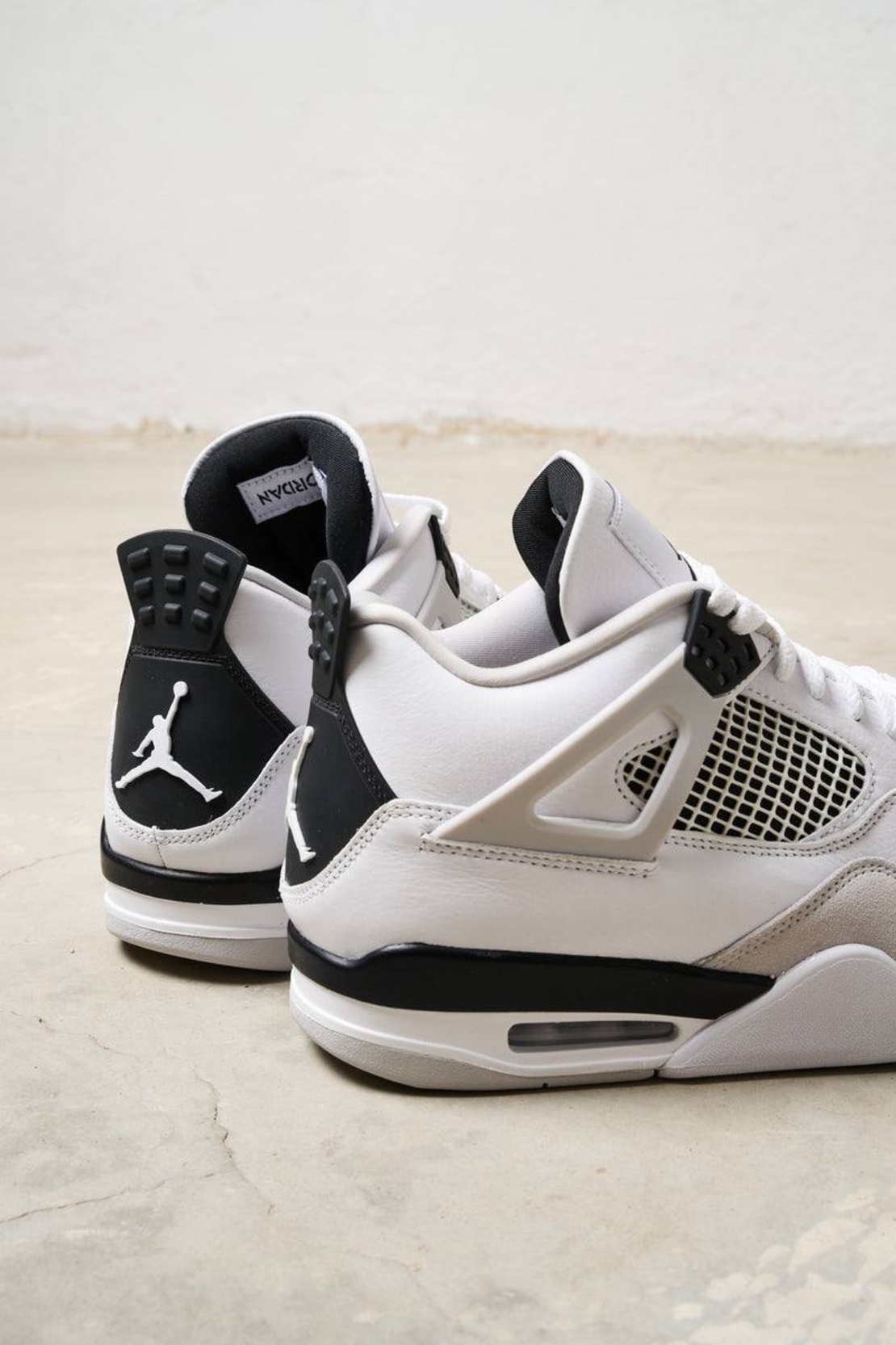 AİR Jordan 4 Retro “MİLİTARY BLACK” (OUTLET)
