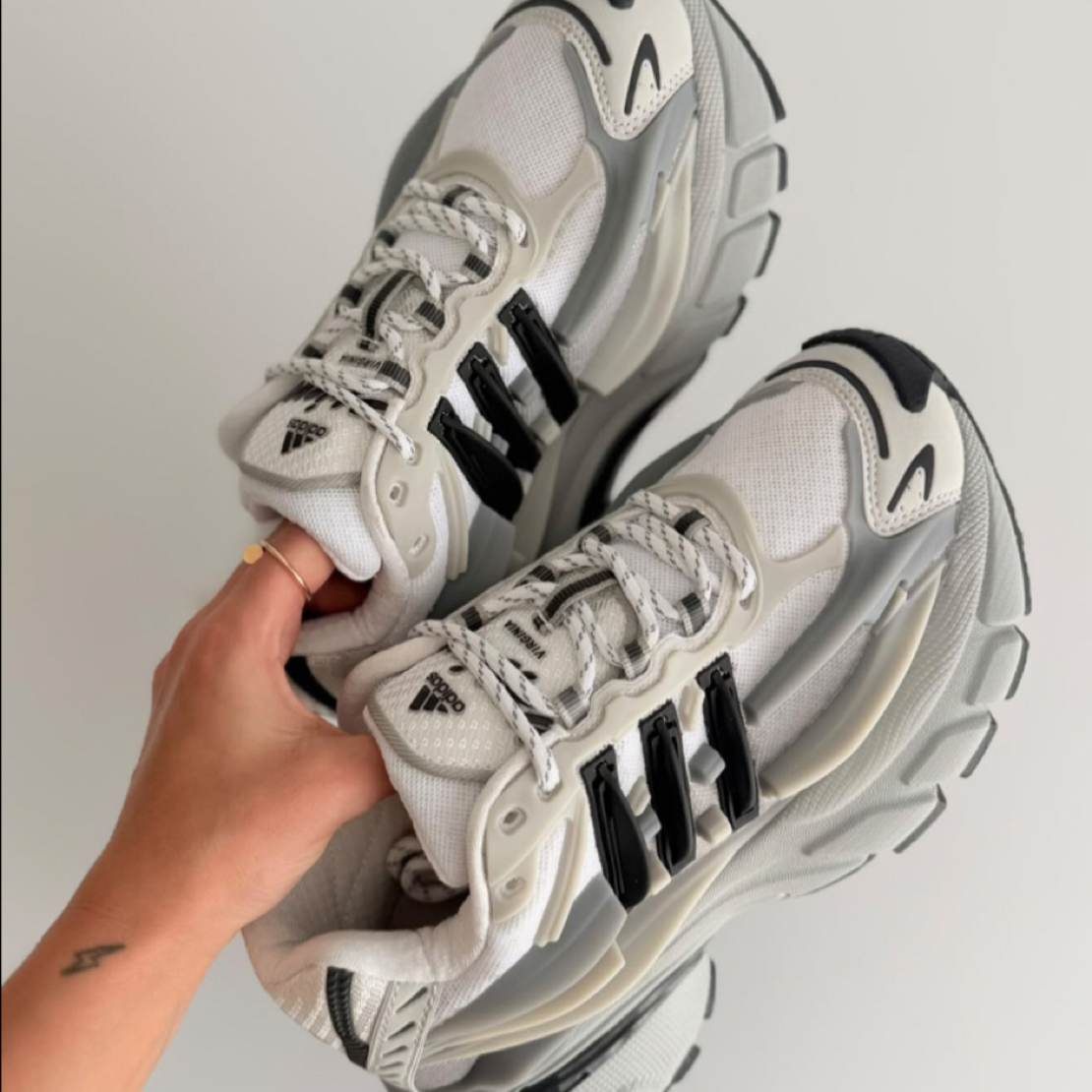 Pharrell Williams x adidas Adistar Jellyfish 