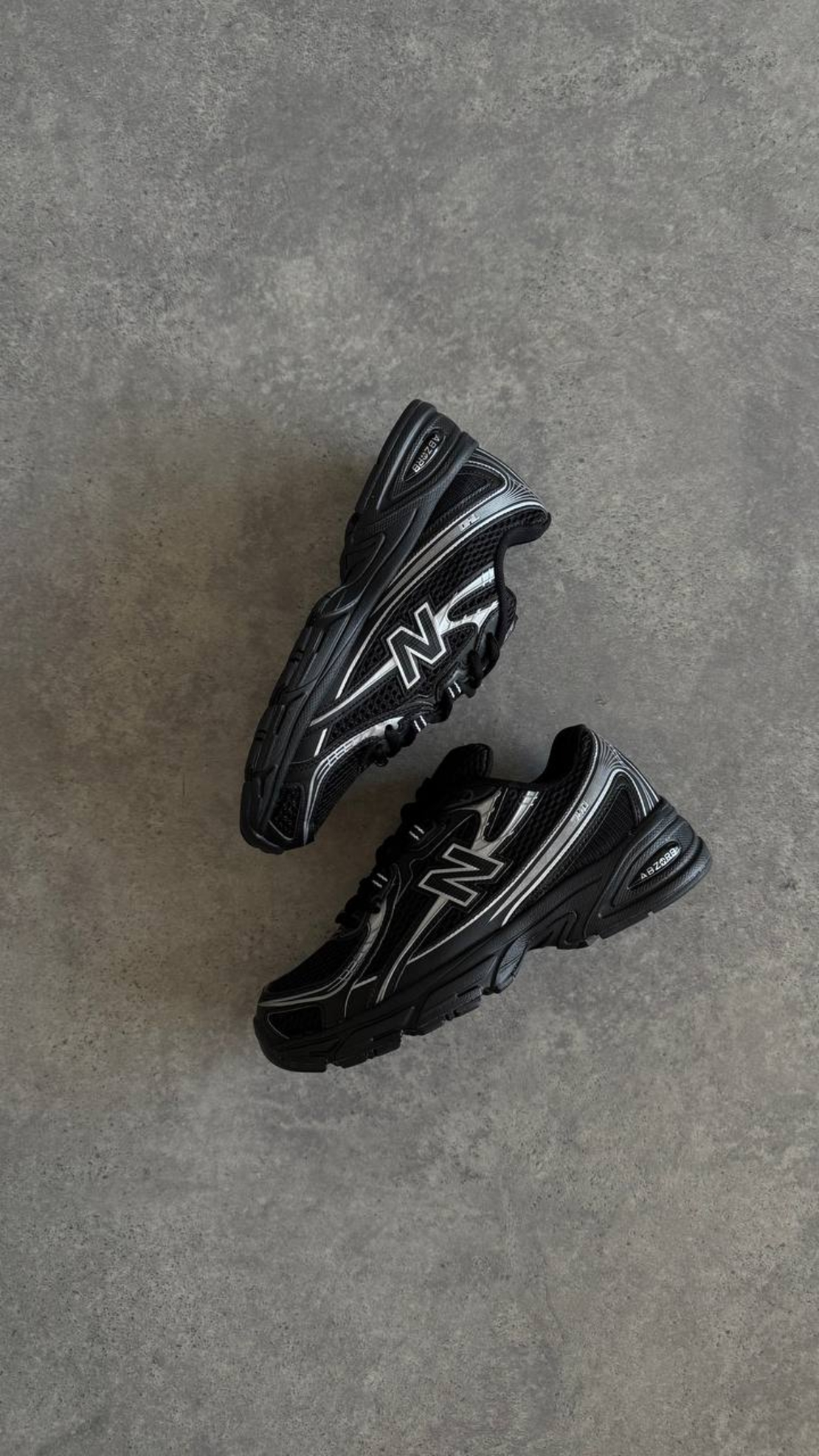 New Balance 740 “Black Silver”