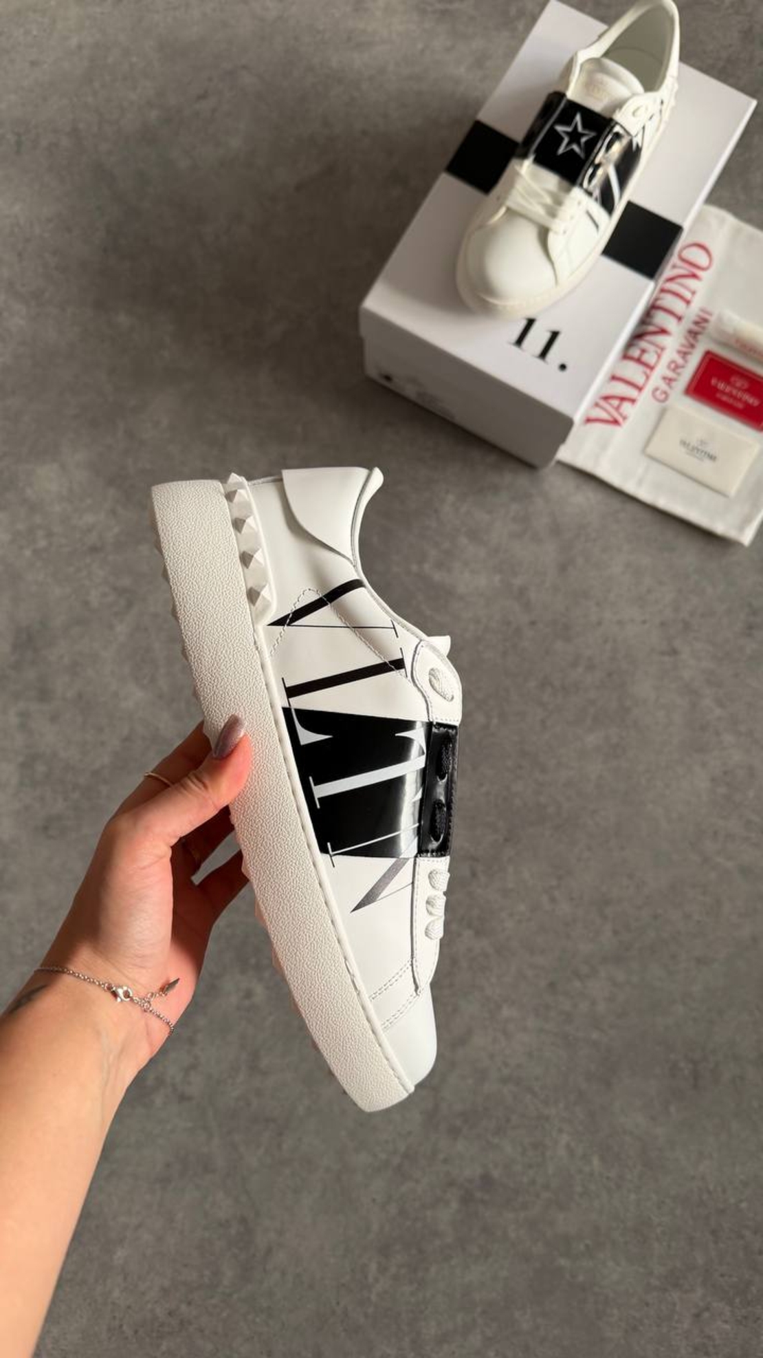 Valentino Garavani Open Star – Black/White