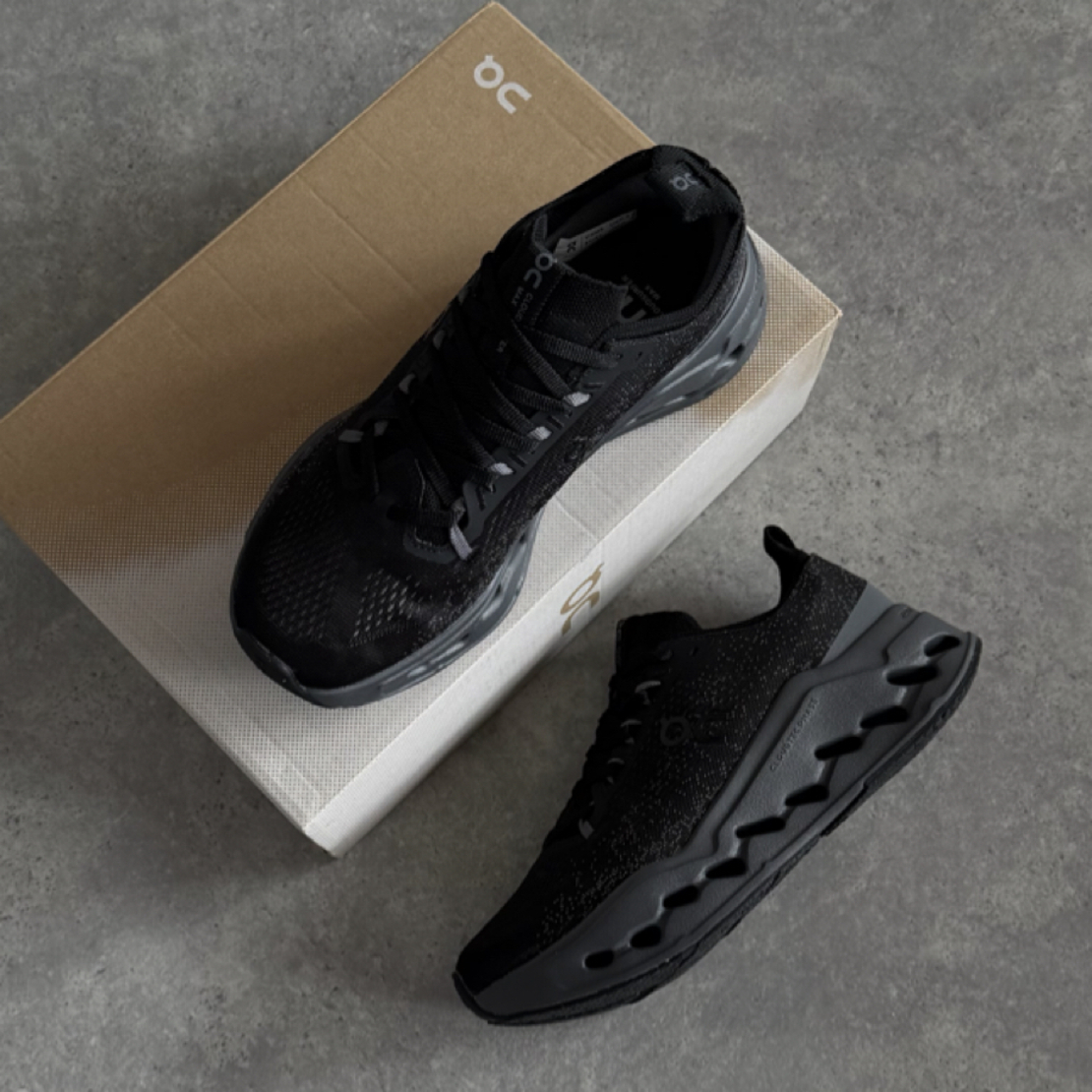 On Running Cloudsurfer Max Black Eclipse