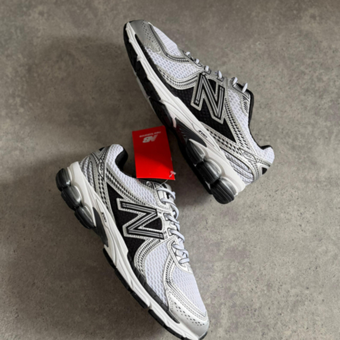 New Balance 860v2 Black White Silver