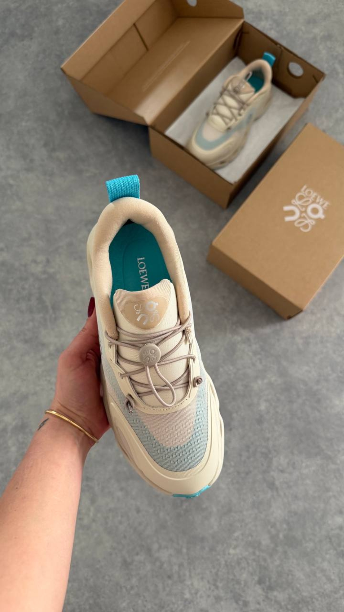 On Running Cloudsolo LOEWE “Sand Turquoise”