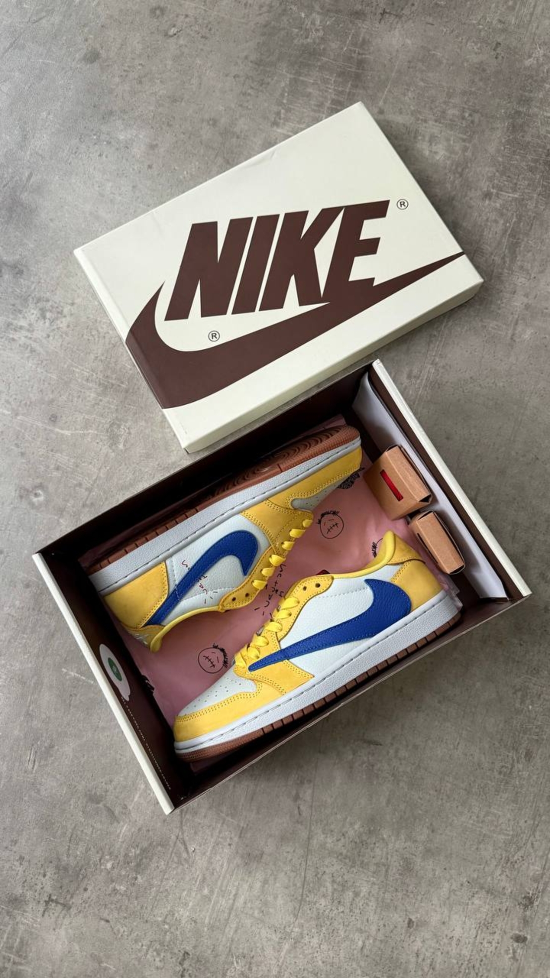 Air Jordan 1 Low Travis Scott “Canary”