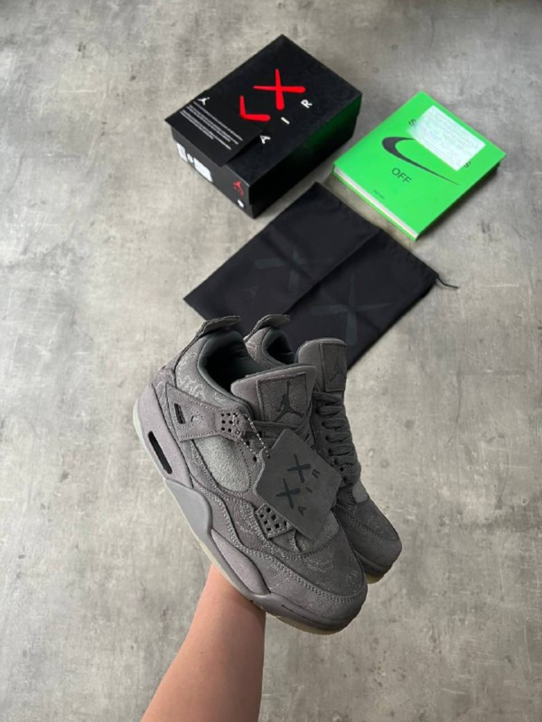 Air Jordan 4 Retro KAWS Cool Grey