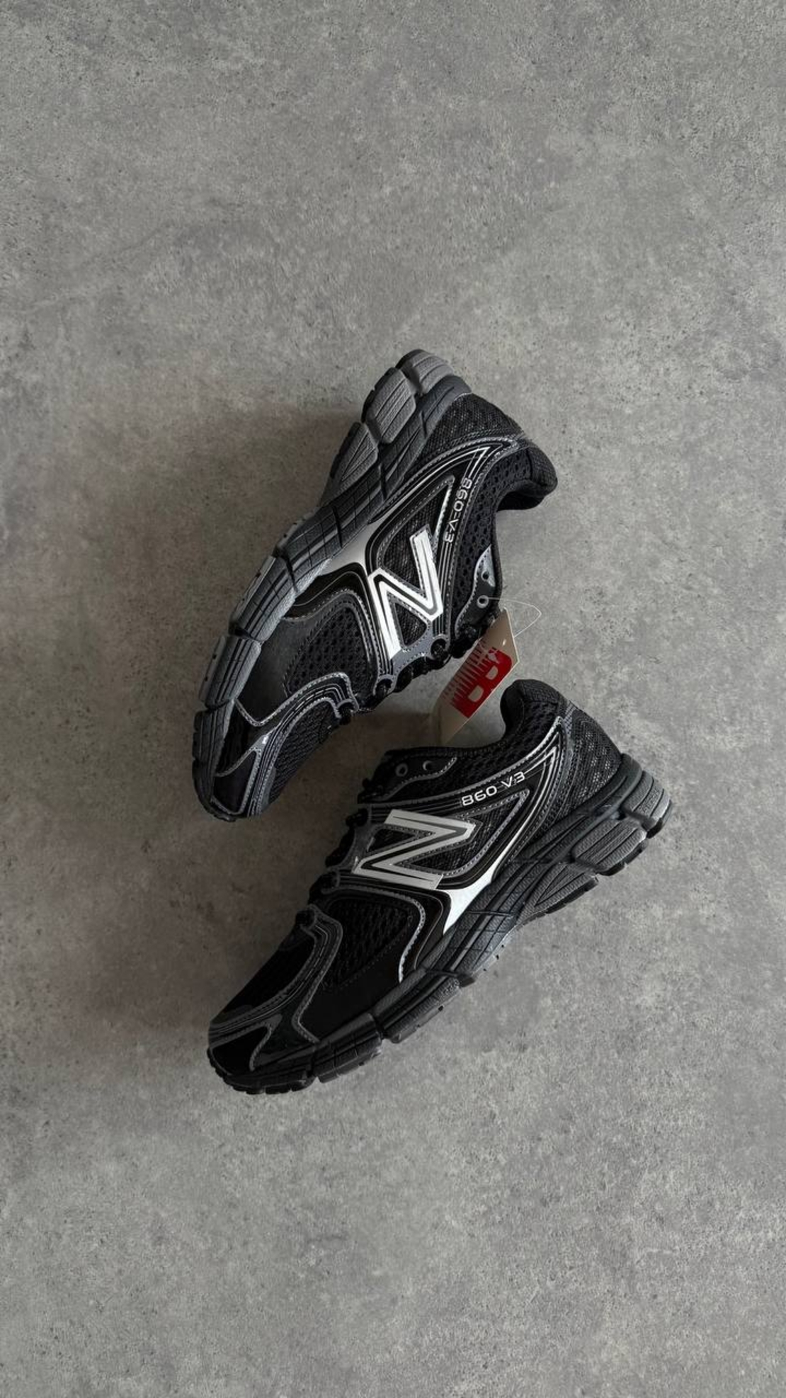 New Balance 860 V3 “Black Silver”