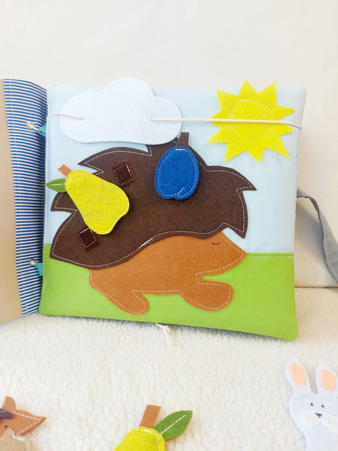 Тиха книжка от плат Ясен