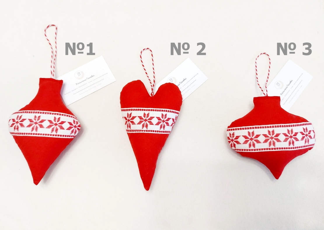 Играчки за елха в червено