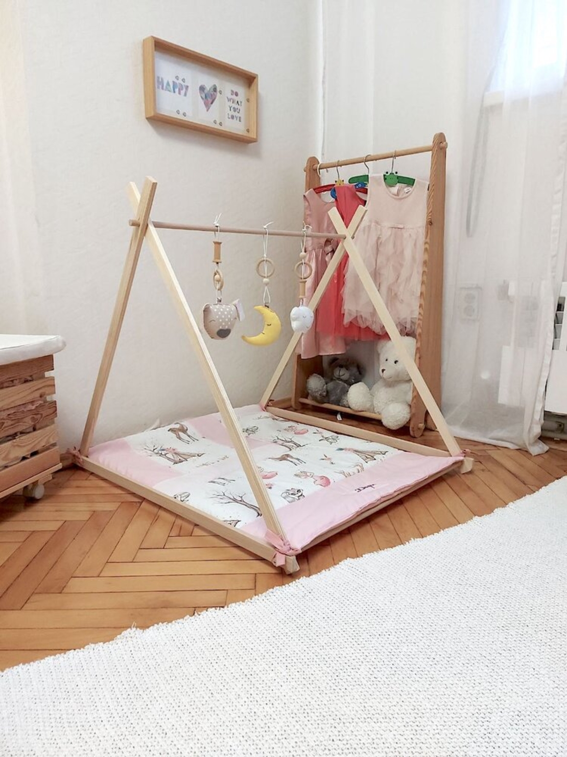 Активна гимнастка Арвен елени