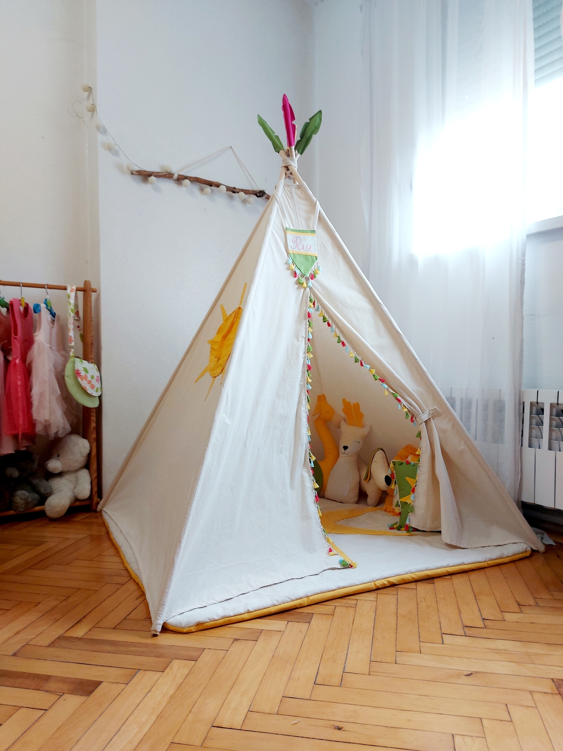 Детска палатка Тее Рее голямо БОХО с цветни пискюли