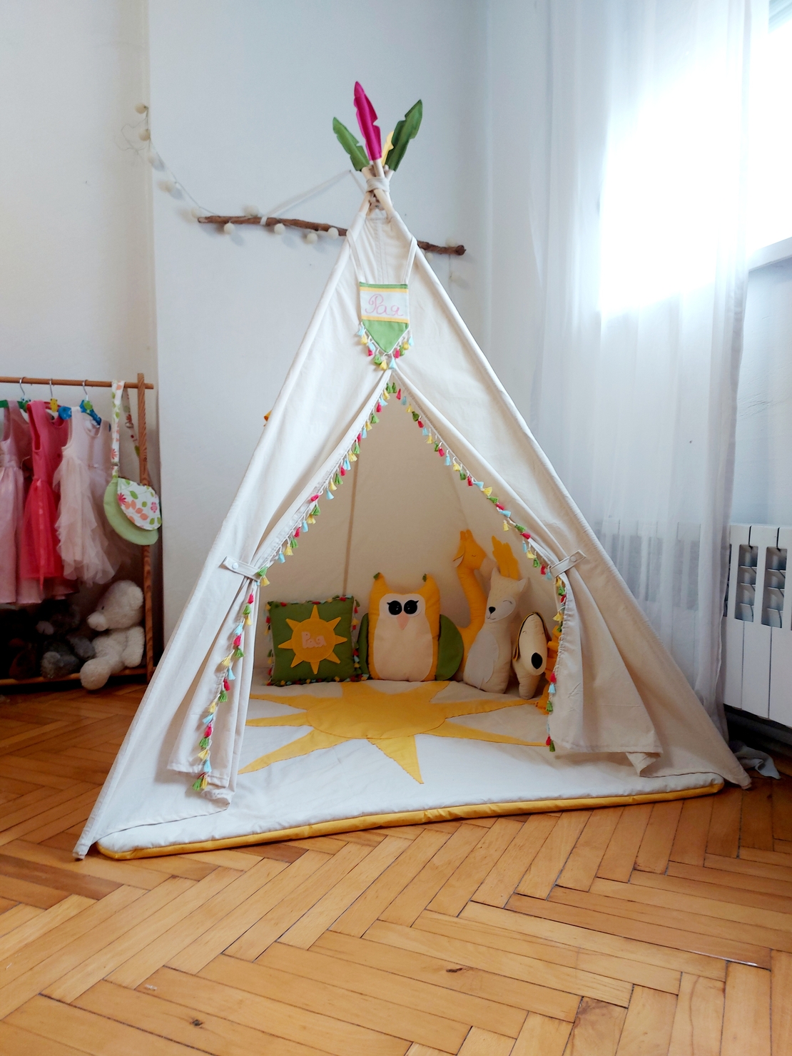 Детска палатка Тее Рее голямо БОХО с цветни пискюли