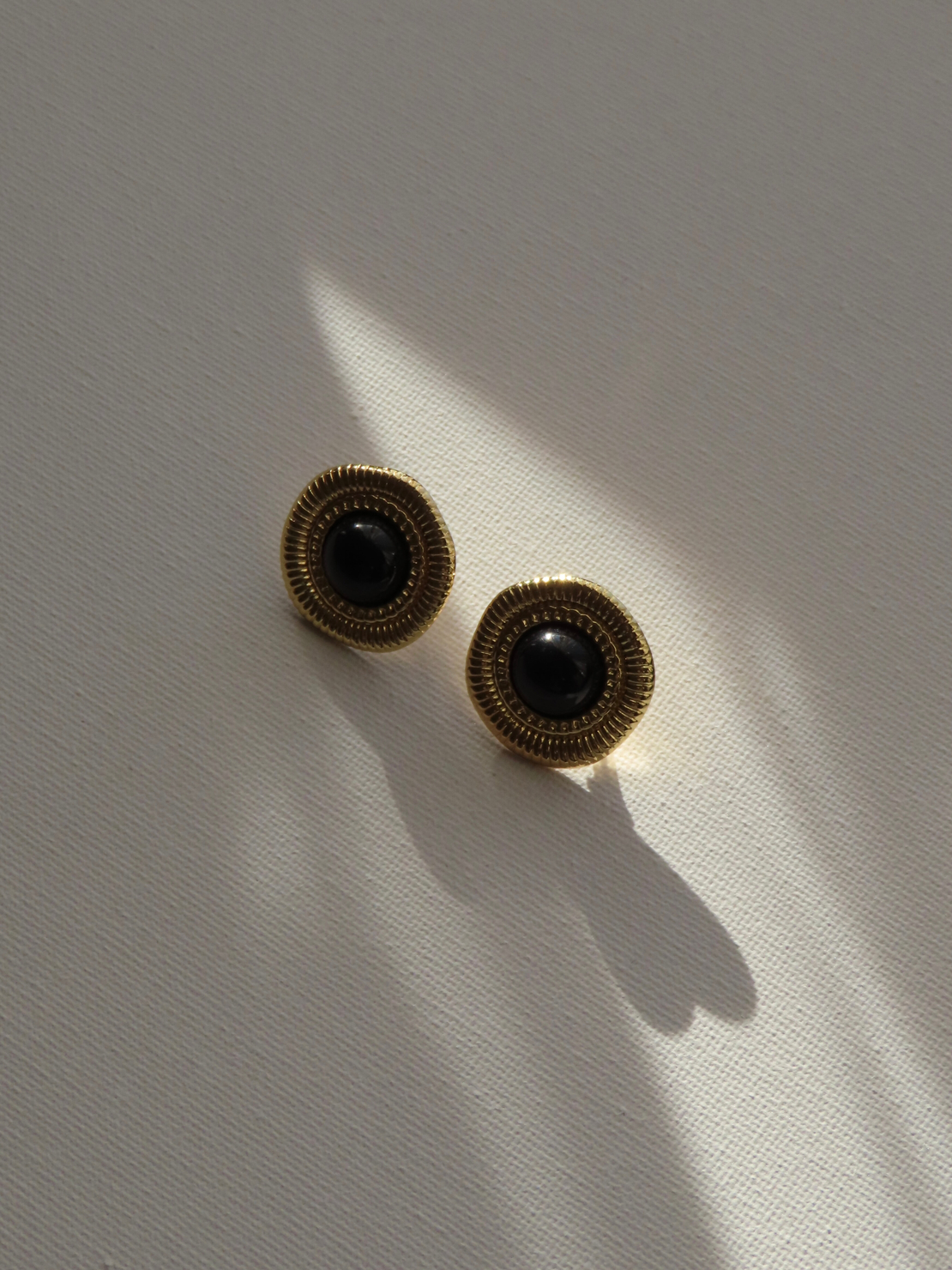 SAMANTHA EARRINGS IN BLACK