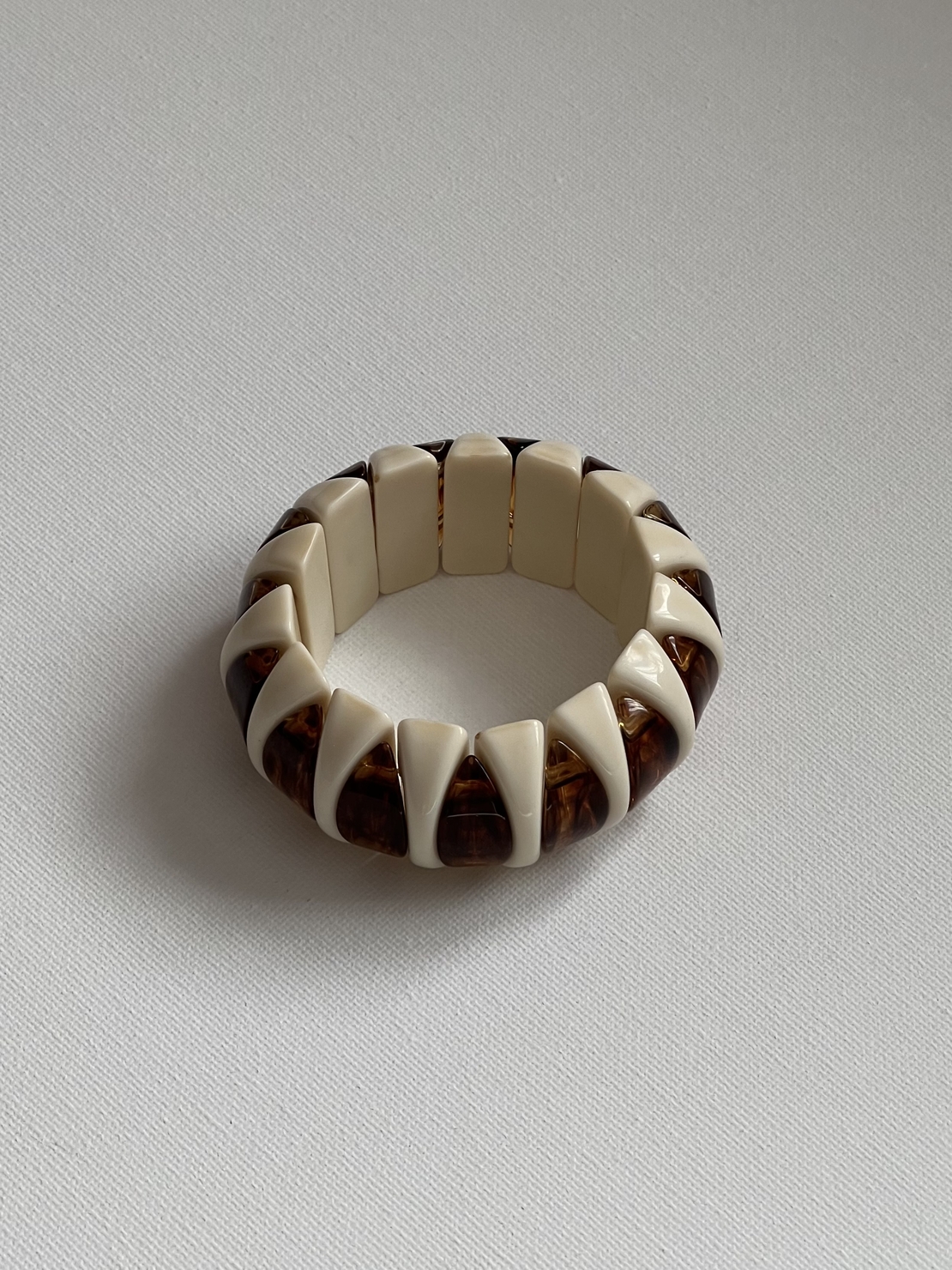 SOLUNE BANGLE BRACELET