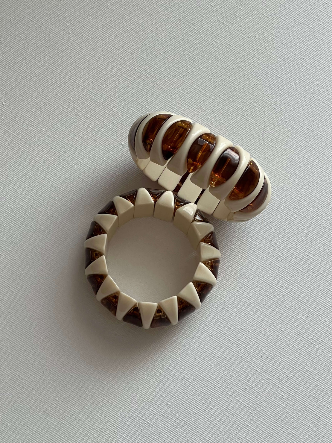 SOLUNE BANGLE BRACELET