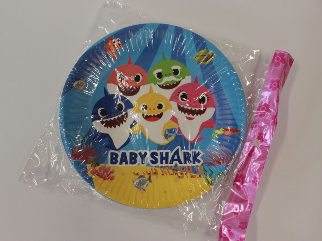 Парти чинийки ,  Baby Shark   / 10 бр в опаковка/ , 18.0см диаметър