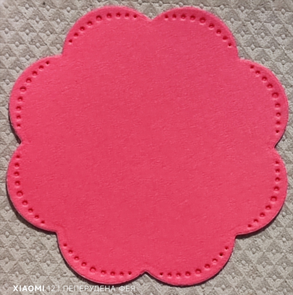 Керамична  КОШНИЧКА С ЦВЕТЯ  с  магнит