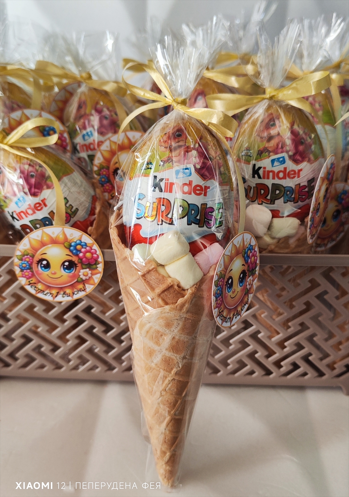 ФУНИЙКА С ШОКОЛАДОВО ЯЙЦЕ  KINDER + ШОКО КРИСПИ + МИНИ МАРШМЕЛОУЧЕТА